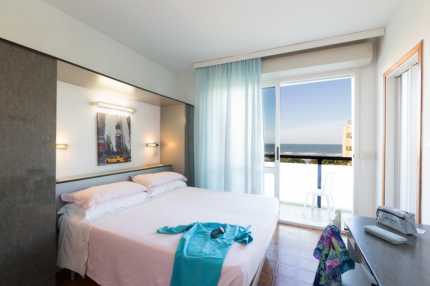 Hotel Taunus - Vista Mare Riccione Exterior foto
