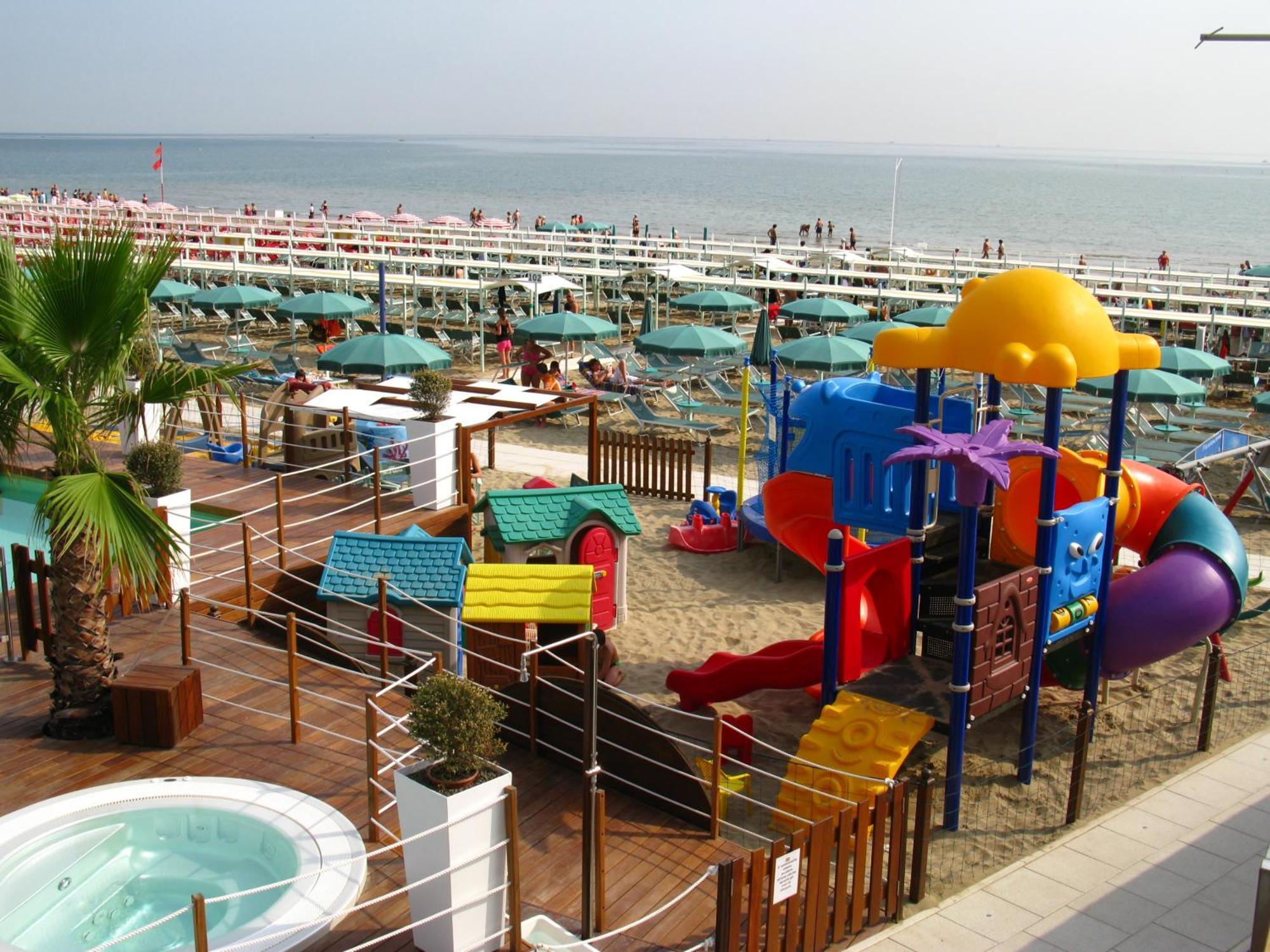 Hotel Taunus - Vista Mare Riccione Exterior foto